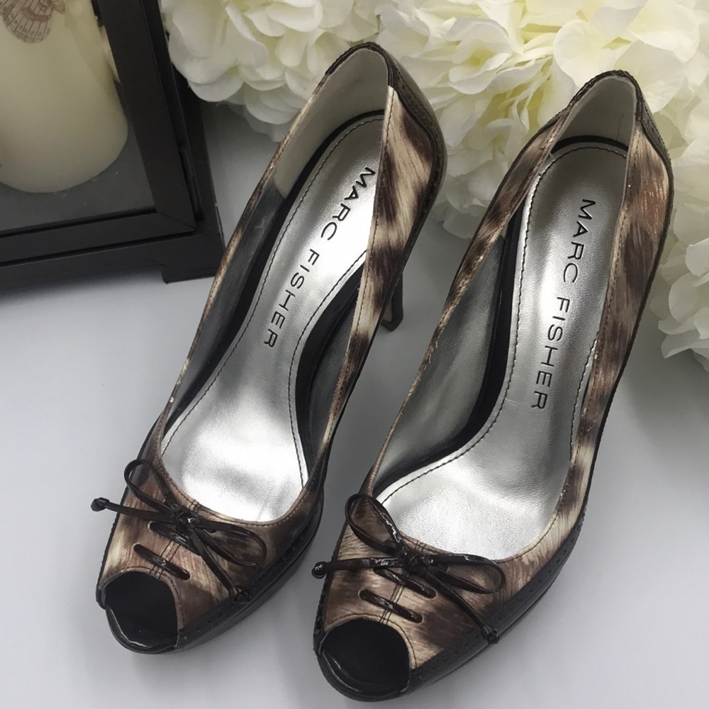 Marc FISHER LEOPARD PRINT OPEN TOE HIGH HEEL SHOES